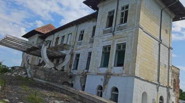 costel fotea conacul de la tiganesti locul unde a fost salvata unirea principatelor readus la viata