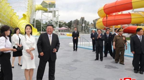 kim jong un inaugureaza o statiune de lux la malul marii coreea de nord asteapta turistii rusi foto