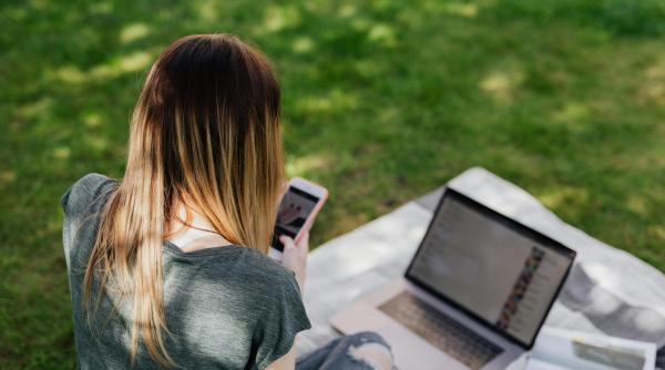 despre viata online si offline adriana radu la mi th influencer