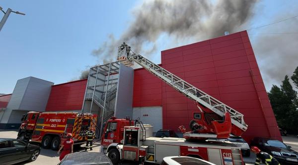 incendiu la cel mai mare mall din capitala