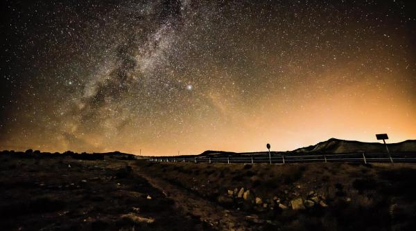 o planeta uriasa descoperita la marginea caii lactee cu ajutorul teoriei lui einstein