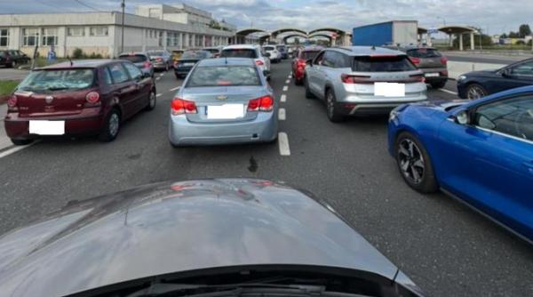 vacanta inceputa cu nervi podul prieteniei blocat de un tir care s a defectat