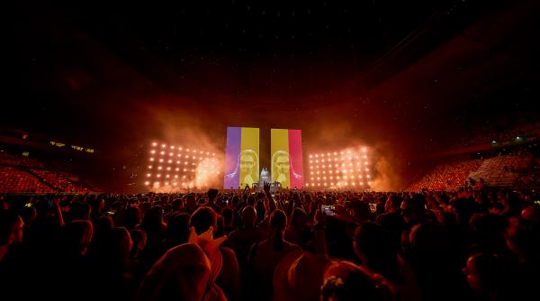 a doua noapte de neversea kapital salvatore gannaci a purtat un tricou cu hagi show cu drone in memoria lui mihai leu