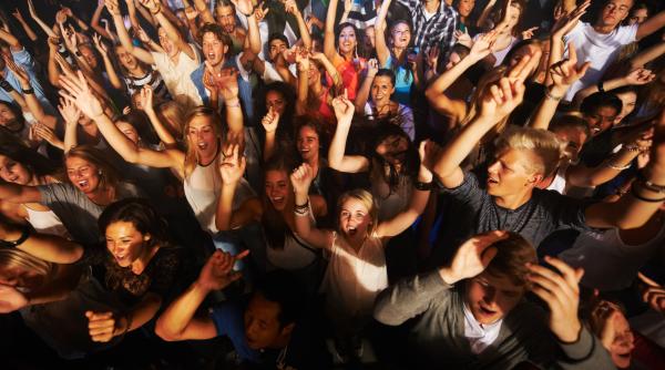 o destinatie preferata de multi romani pentru petreceri se afunda in droguri serviciul de ambulanta este aproape de colaps