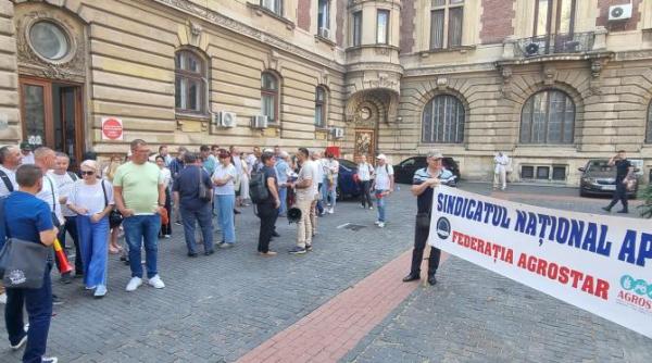 raspuns la intrebarea de ce nu protesteaza bugetarii in weekend cand sunt liberi au prea mult timp liber la munca