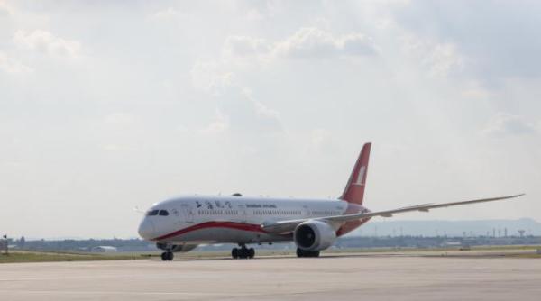 aeroport din europa inchis din cauza incendiilor de vegetatie fumul a ajuns pana in centrul orasului