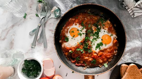 shakshuka micul dejun care face senzatie ai nevoie doar de cateva ingrediente