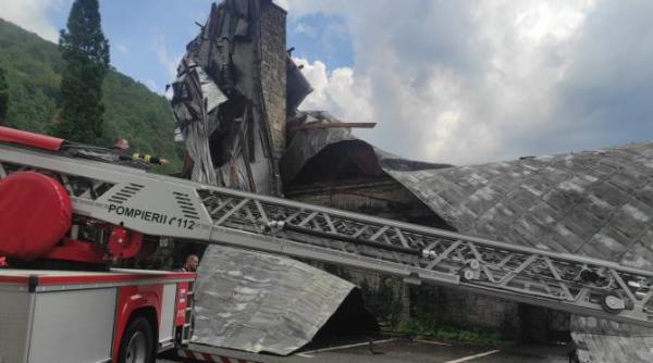 sinaia maturata de o vijelie in doar cateva minute oameni raniti acoperisuri smulse si copaci rupti elena mateescu anm dinamica fenomenelor este una exploziva