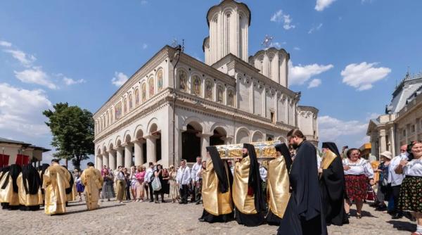 programul sarbatorii aducerii moastelor sfantului cuvios dimitrie cel nou la bucuresti