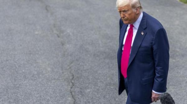 donald trump e bolnav de ce i s au umflat picioarele