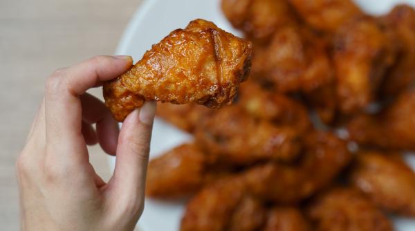 reteta de aripioare pe care trebuie sa o incerci macar o data crocante picante si pline de aroma