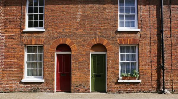 controversa uriasa un roman ar fi mostenit o casa in londra de la o femeie pe care nu o cunostea