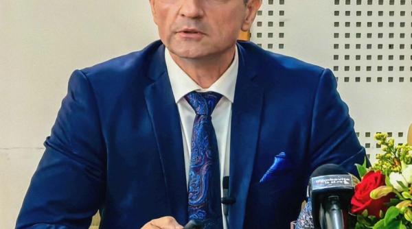 daniel cristian stan primarul targovistei inteleg ca trebuie sa i scuzam dlui bolojan orice ca este alesul salvarii romaniei