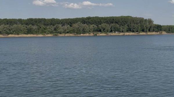 doua persoane disparute in apele dunarii autoritatile au suspendat temporar actiunile de cautare