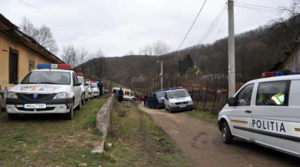 politistii care l cauta pe criminalul din mures stau si cate 31 de ore pe teren cum arata picioarele unui agent foto in articol