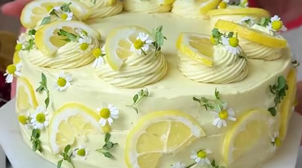 tort chantilly cu lamaie desertul verii un desert spectaculos pentru care merita sa pornesti cuptorul