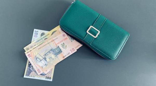 pensiile a doua milioane de bunici diminuate apel la bolojan suntem oameni in varsta canicula ne impiedica sa iesim in strada