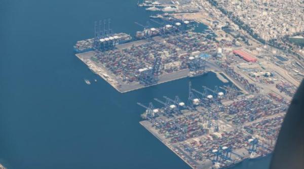 mafia drogurilor din america de sud a cumparat angajatii din cel mai mare port al greciei