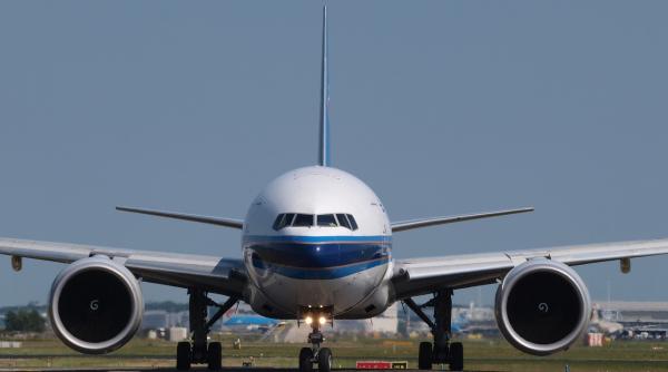 strategia lui trump da roade de teama tarifelor marite o tara asiatica a decis sa comande 25 de avioane boeing din sua