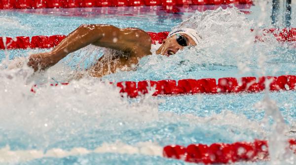 david popovici inoata azi pentru aur in finala la 200 de metri liber campionatul mondial de natatie din singapore