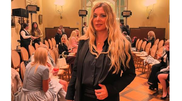 o actrita romanca a fost decorata de presedintele italiei kristina cepraga este cavaler al ordinului stelei italiei