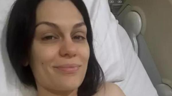 jessie j din nou pe patul de spital vedeta rupe tacerea despre problemele dupa operatia de cancer