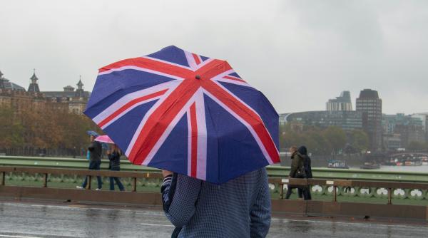 aproximativ jumatate dintre britanici sunt impotriva imigratiei si cer deportarea unui numar mare de persoane