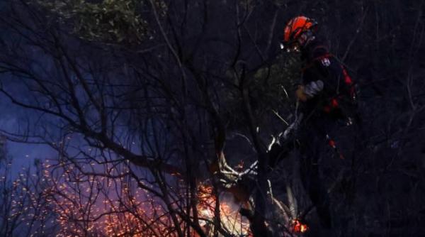 franta se lupta cu cel mai mare incendiu de vegetatie din acest an o persoana a decedat