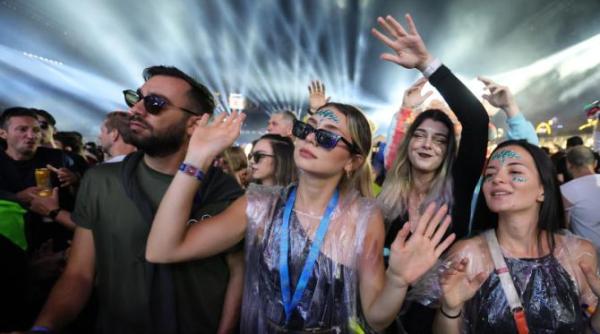 gafa la untold 2025 momentul petrecut pe scena principala i a lasat masca pe festivalieri video