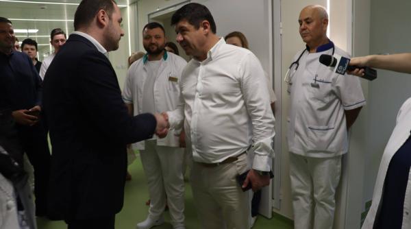 costel fotea alaturi de ministrul sanatatii alexandru rogobete la spitalul judetean galati