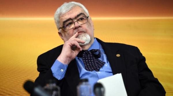 andrei plesu lecturand perle poetul moare dar porcul scapa video