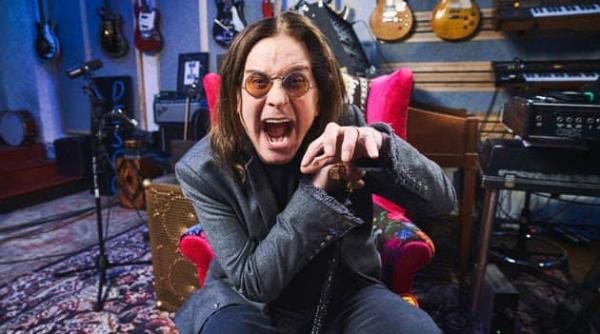 ozzy osbourne i a facut o farsa fiicei sale in timp ce canta la inmormantarea sa