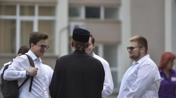 subiecte bac 2025 sesiune toamna candidatii sustin azi proba la matematica sau istorie