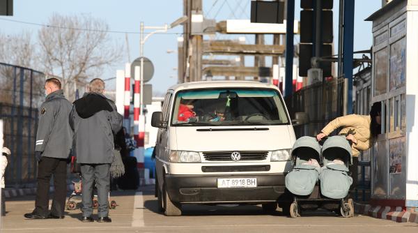 zelenski accepta ridicarea restrictiilor de calatorie in strainatate pentru barbatii de varsta 18 21 de ani