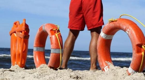 doua persoane luate de curenti in marea neagra au fost salvate de jandarmi