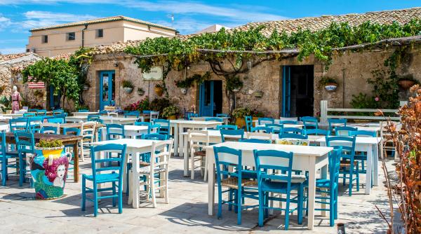 secretul unei vieti lungi si frumoase medic din grecia arata ceva mai presus decat stilul de viata din icaria