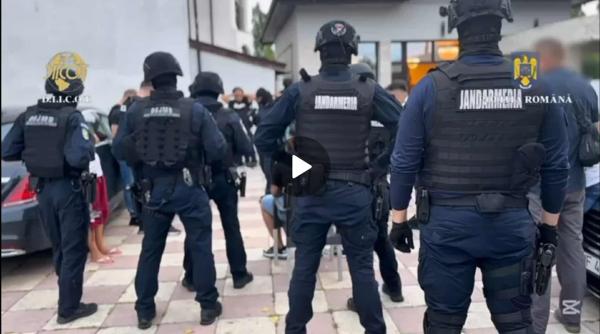 bataie intre clanurile din dambovita in strada politistii au tras focuri de arma si au retinut 10 persoane