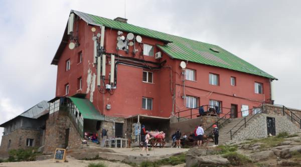 cabana babele scoasa la vanzare cat costa cladirea din inima bucegilor