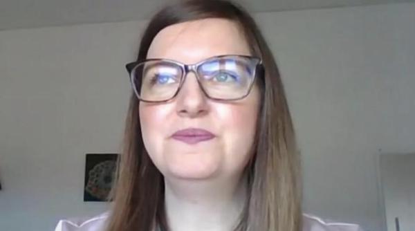 de la traume si bullying la succes povestea integrarii scriitoarei andrea paula danilescu in italia video