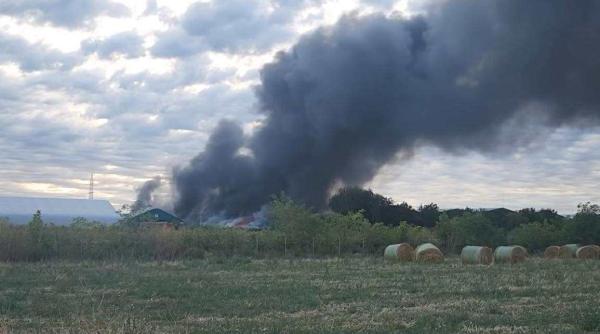 incendiu puternic in buftea un depozit de mase plastice a luat foc video