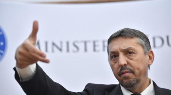 ministerul educatiei le explica profesorilor ce clase sunt afectate de fapt de masurile fiscal bugetare