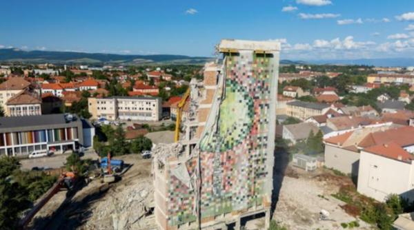 revolta in sfantu gheorghe dupa ce primaria a demolat un hotel emblematic romanii tratati ca invitati in propriul oras
