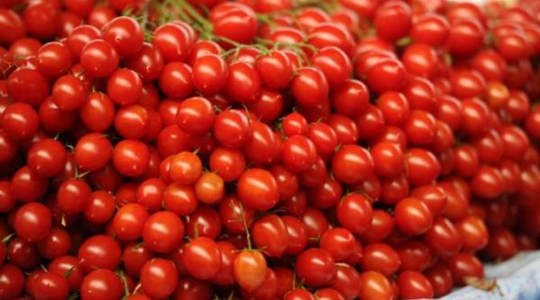 nebunie cu sucul de rosii de la buzau dar atentie de la deliciu la risc cand bulionul poate duce la botulism