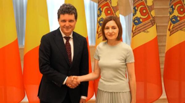 nicusor dan si maia sandu impreuna de ziua limbii romane ce mesaj transmite presedintele romaniei in republica moldova