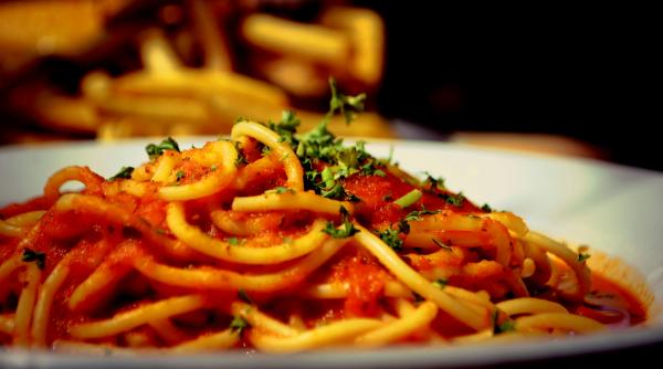 paste cu rosii proaspete un preparat simplu care te face sa te simti ca in vacanta