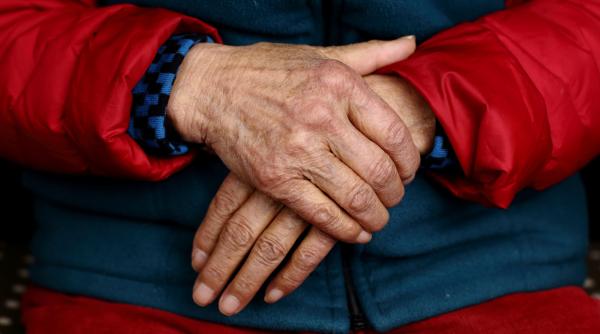 un barbat de 89 de ani si a gasit sfarsitul din cauza unei creme de corp