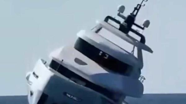 iaht de 1 milion de dolari scufundat la lansare echipajul a sarit peste bord pentru a se salva video