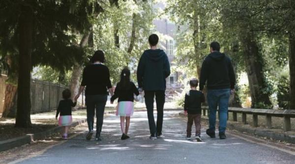 povestea romancei care s a intors in romania impreuna cu familia dupa 23 de ani in italia si anglia de ce a rezistat doar 10 luni in bucuresti video