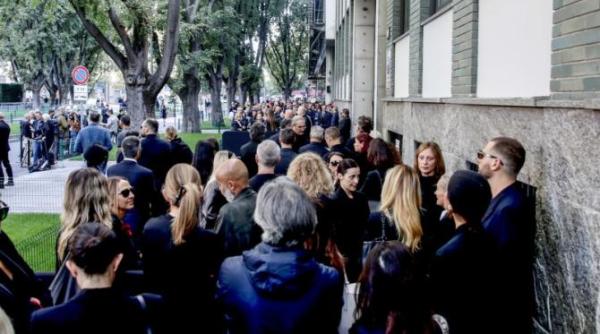 omagiul adus de fostii angajati ai lui giorgi armani cum l au numit pe designerul italian