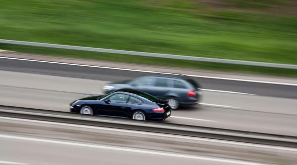 um a reusit un sofer din iasi sa evite o amenda pentru depasirea vitezei legale pentru ca in fata lui era o alta masina